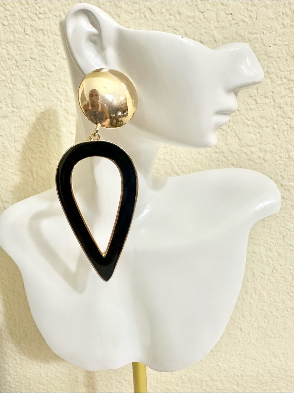 3.5โ Modern Gold and Black Teardrop Statement Earrings - Moderate Weight